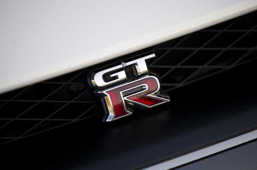  Nissan GT-R 2014 года  (фото 33 из 80)